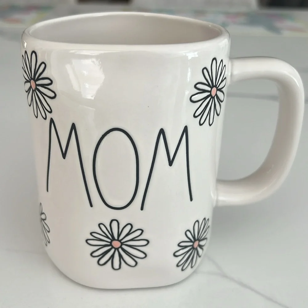 💕Rae Dunn Cute.MOM MUG💕